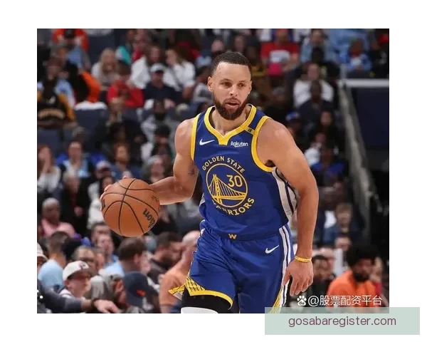 库里全场对抗训练加速复出进程勇士众将期待库明加挑起核心重任 库里全场对抗训练加速复出进程勇士众将期待库明加挑起核心重任